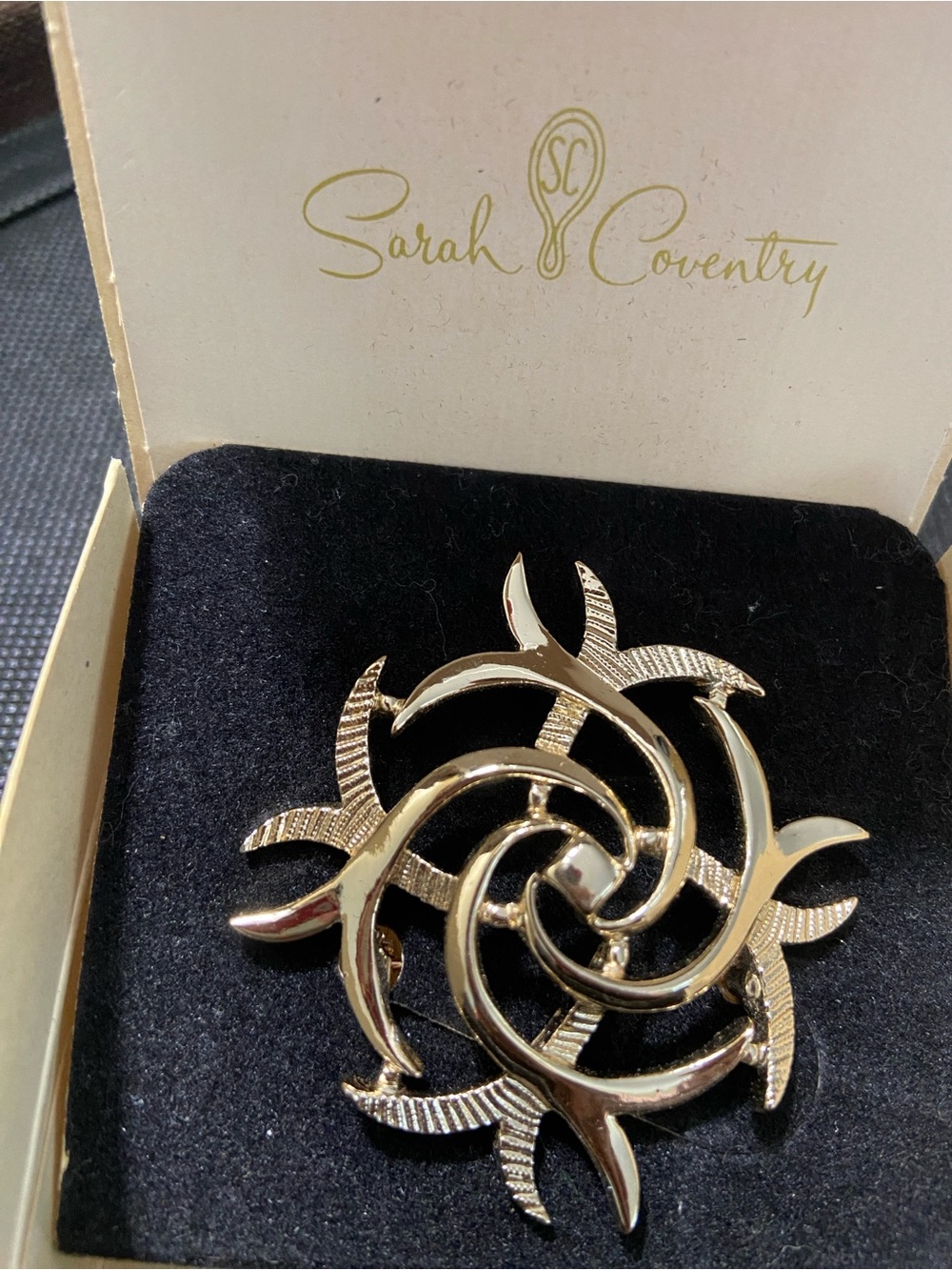 Vintage Sarah Coventry Gold-Tone Swirl Starburst Brooch “Flirtation “ NOS